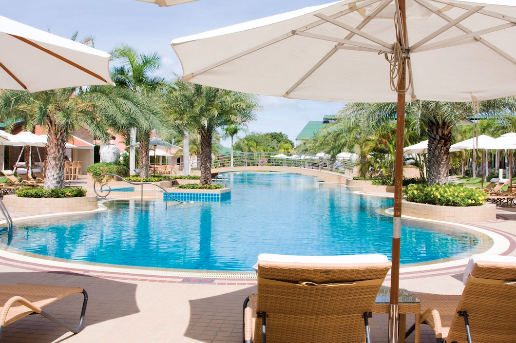 pattaya-hotel-pool